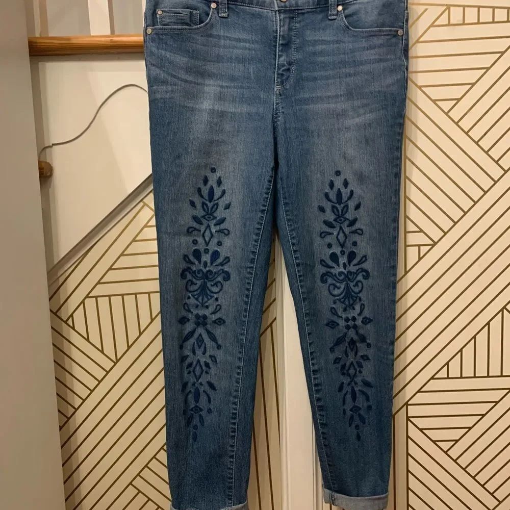 Bandolino Selene Embroidery Jeans